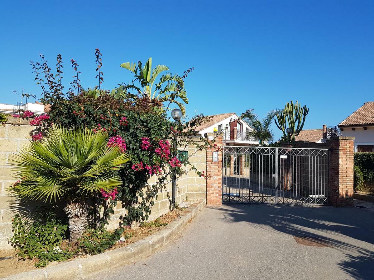 Mansarda Con Vista Piscina Villa Campofelice Di Roccella Eksteriør bilde