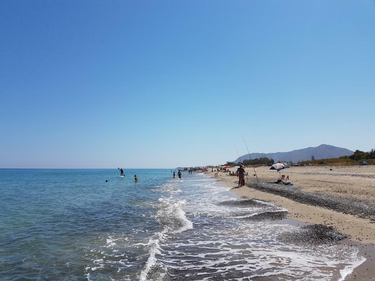 Mansarda Con Vista Piscina Villa Campofelice Di Roccella Eksteriør bilde