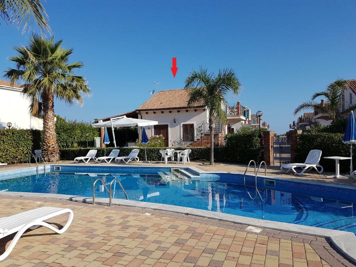 Mansarda Con Vista Piscina Villa Campofelice Di Roccella Eksteriør bilde