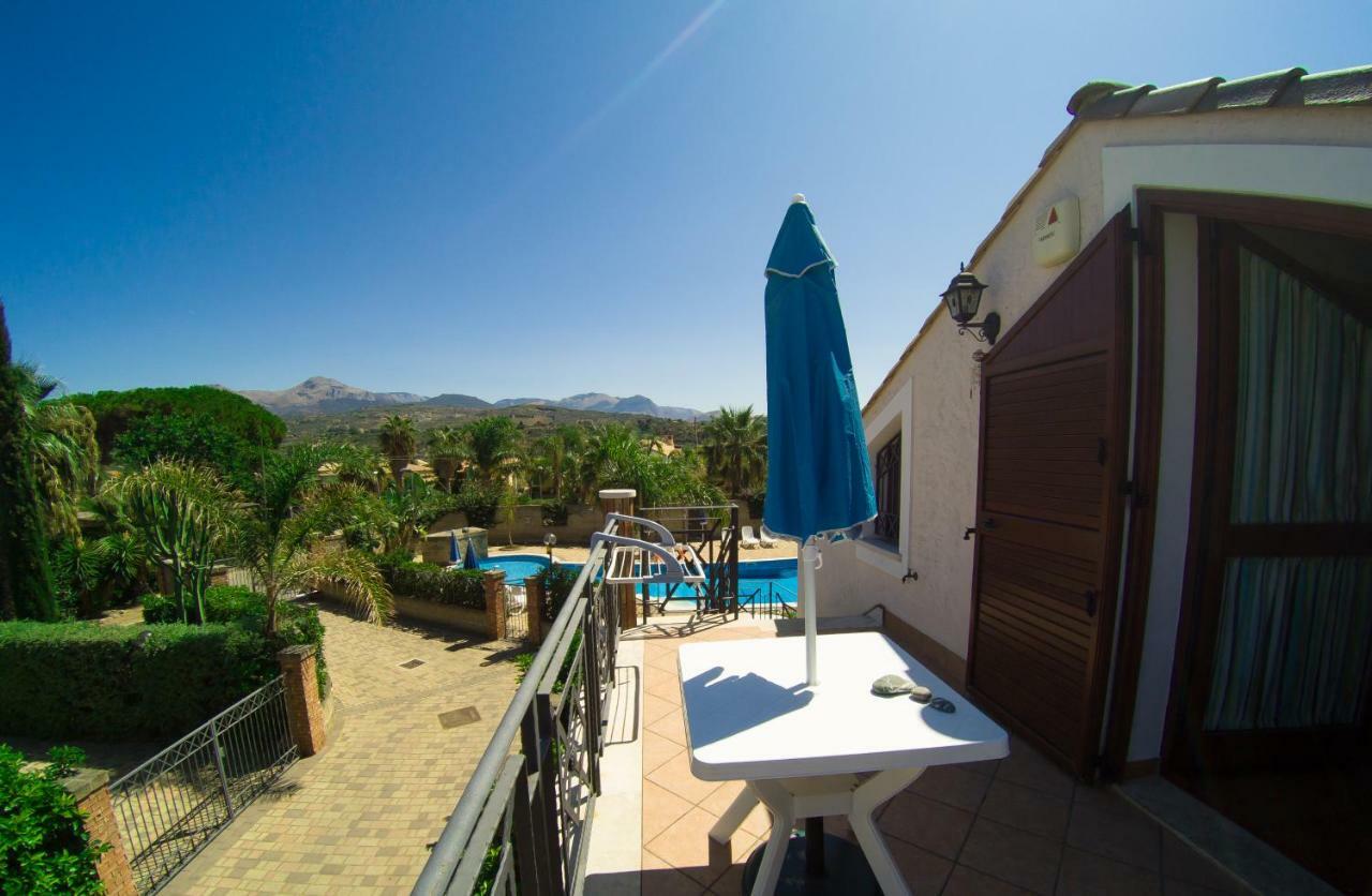 Mansarda Con Vista Piscina Villa Campofelice Di Roccella Eksteriør bilde
