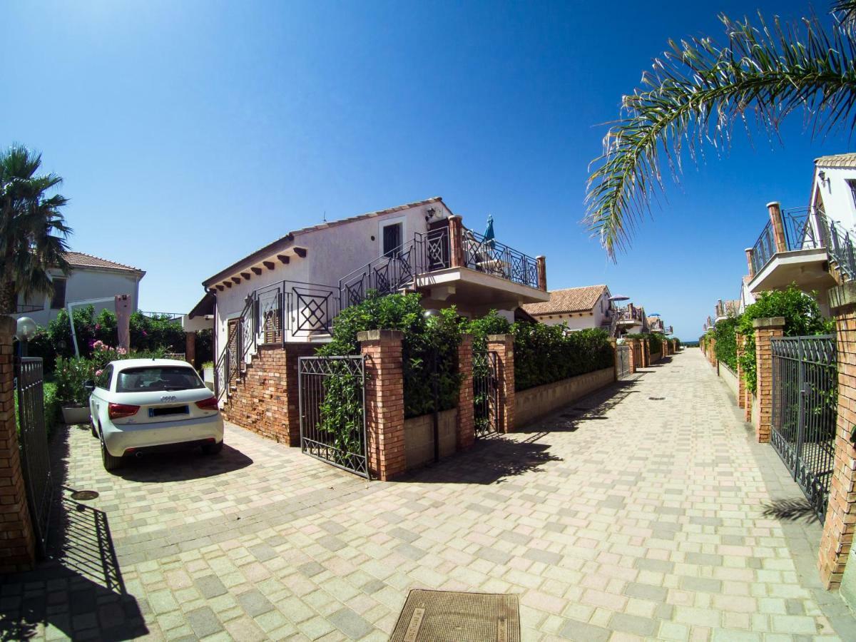 Mansarda Con Vista Piscina Villa Campofelice Di Roccella Eksteriør bilde