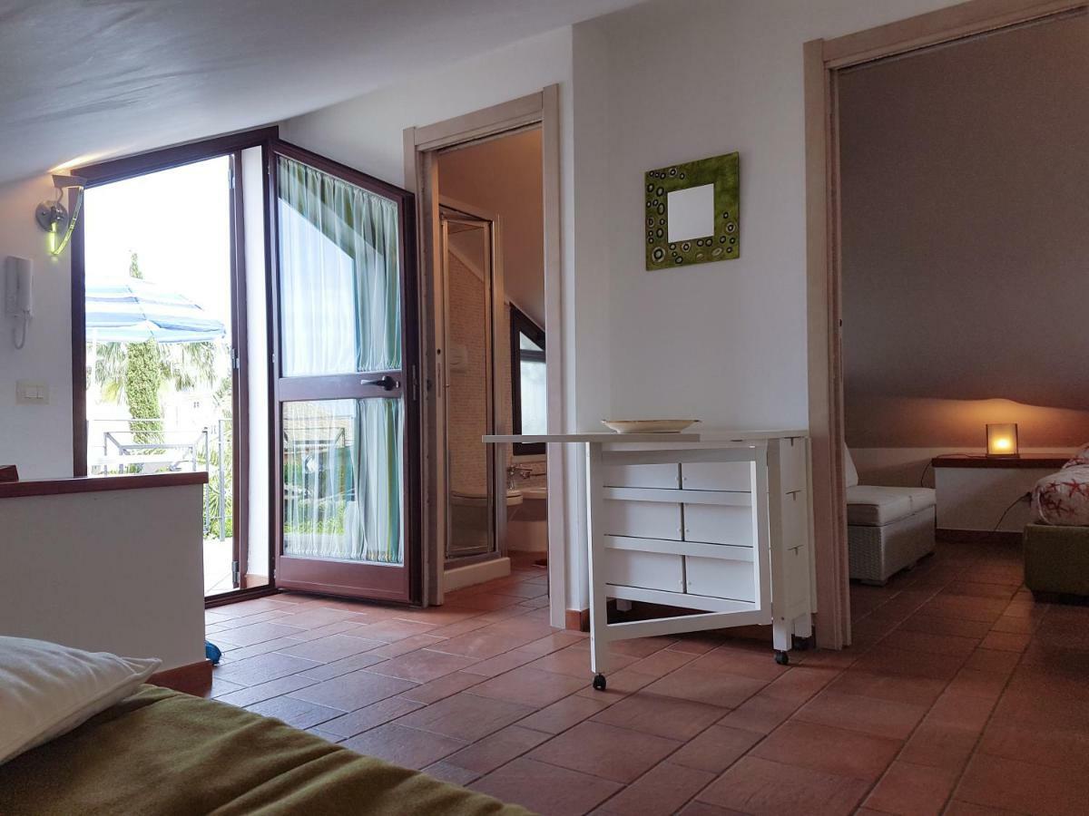 Mansarda Con Vista Piscina Villa Campofelice Di Roccella Eksteriør bilde