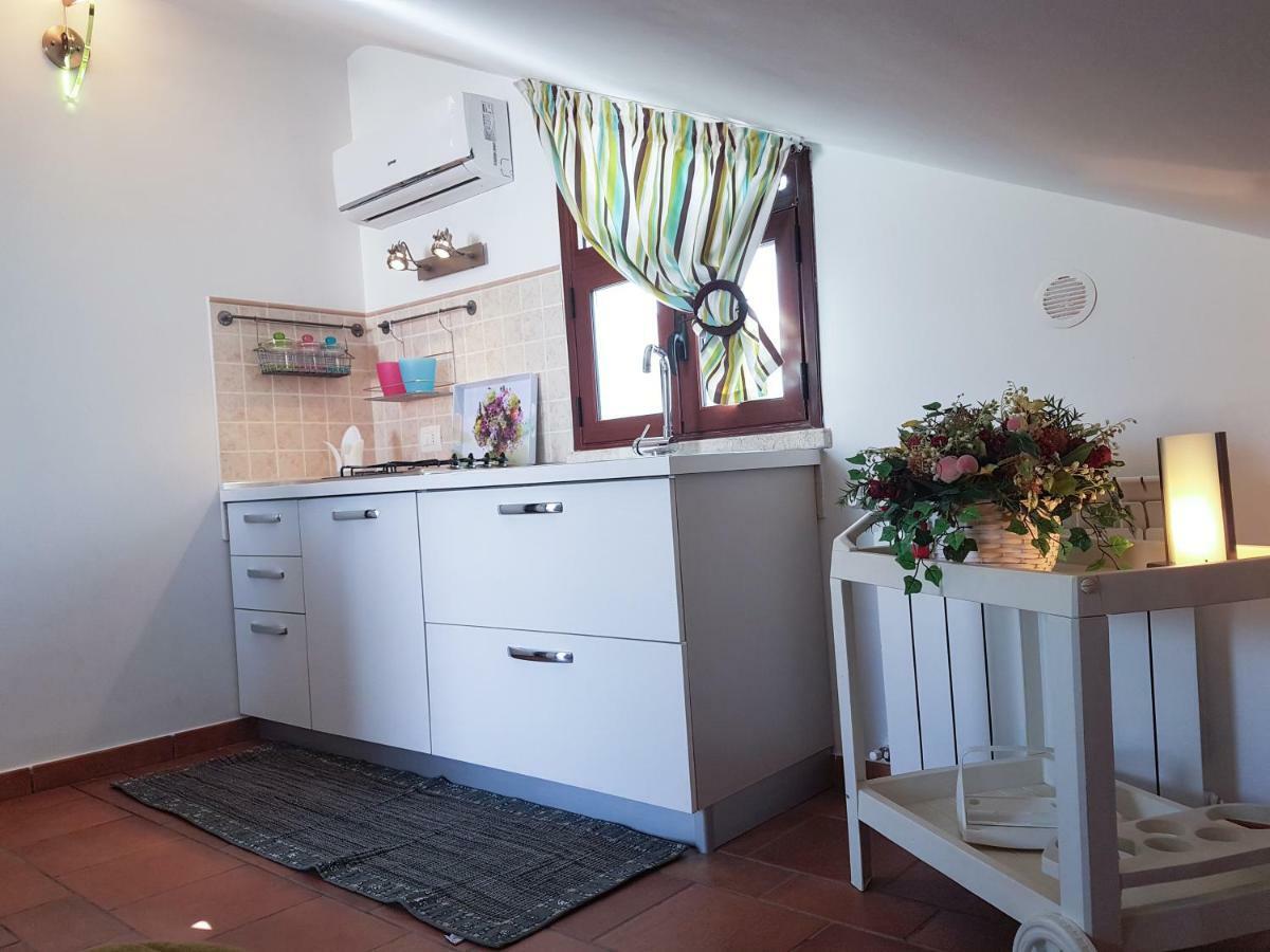 Mansarda Con Vista Piscina Villa Campofelice Di Roccella Eksteriør bilde